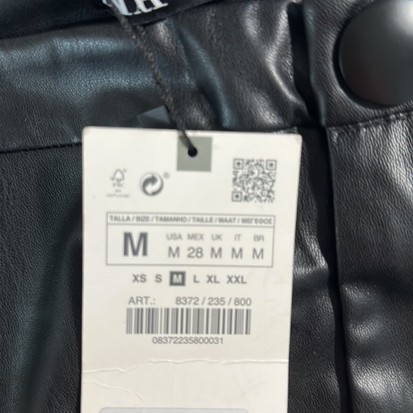NWT. Zara Black Faux Leather High-waist Leggings. Size M. - Picture 9 of 11